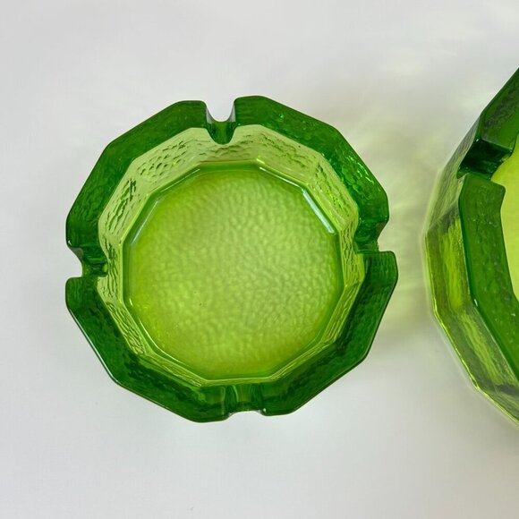Vintage Blenko Green Glass Ashtray Set of 2 Heavy Round Pebbled Retro 4" & 6" - Picture 4 of 9